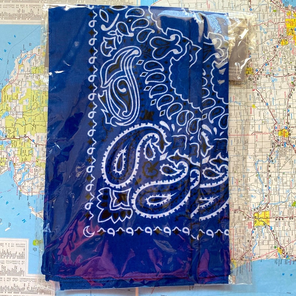 Bandanas 3 Packs. 100% cotton. 21.25x21.25”. Blue, white, black. Machine wash.